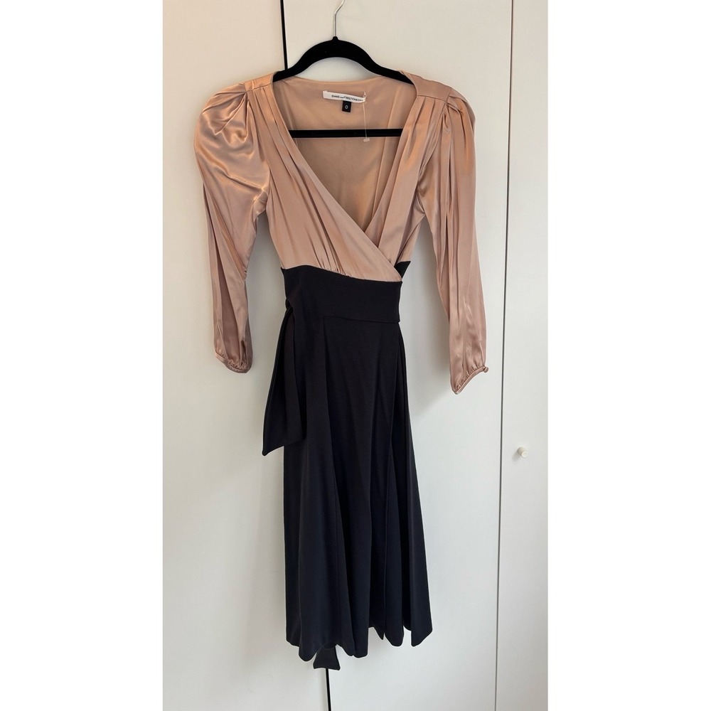 Diane Von Furstenberg Silk top wrap dress